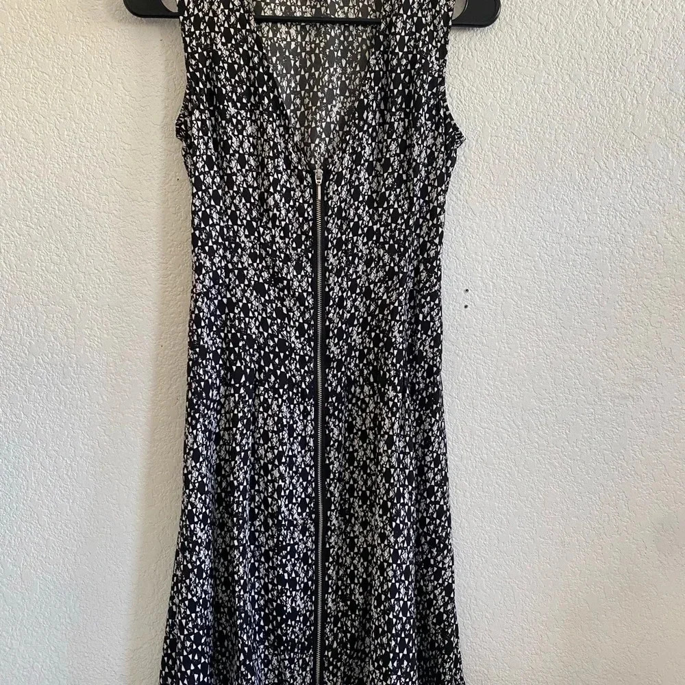 H&M Zip Dress Black and White Size 4 - Picture 8 of 8